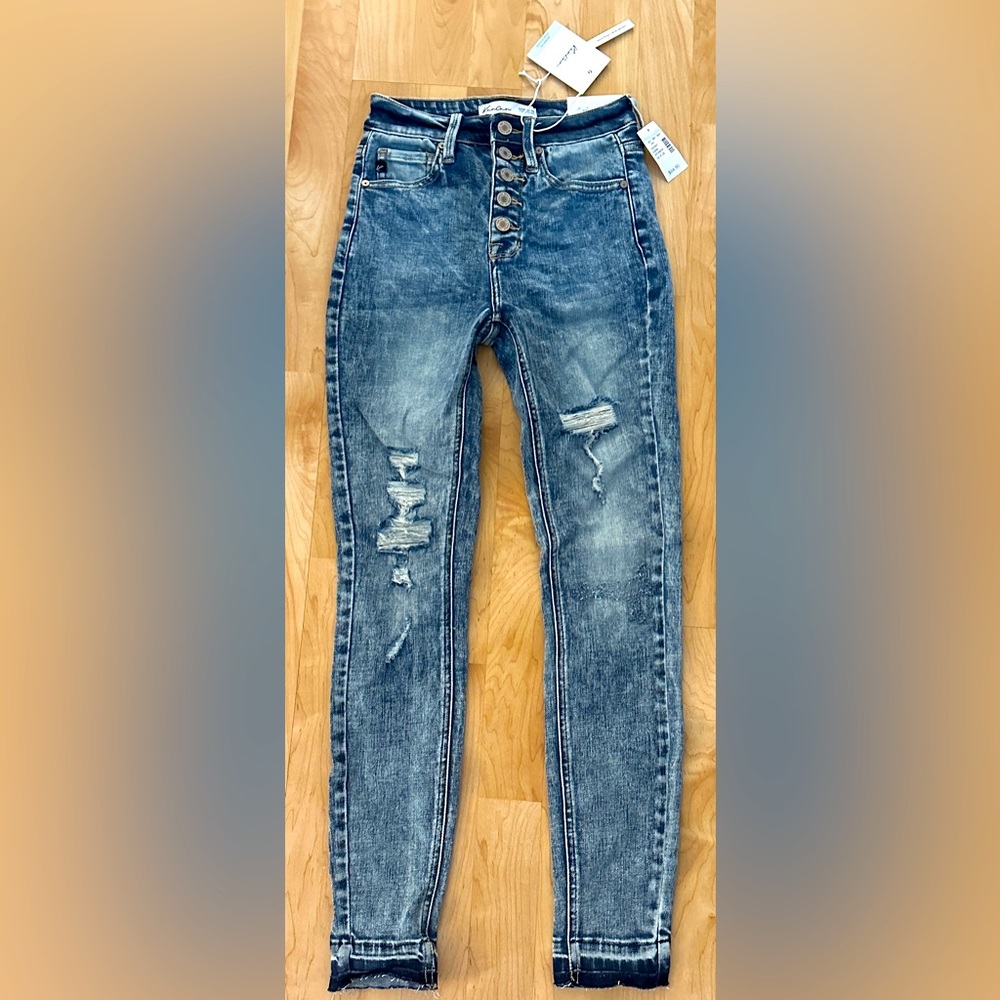 KanCan High Rise Stretch Skinny Jean - New With Tags - Size 24x28